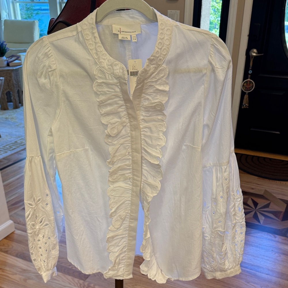 Chic White Ruffled Blouse, beautiful arms floral patterns